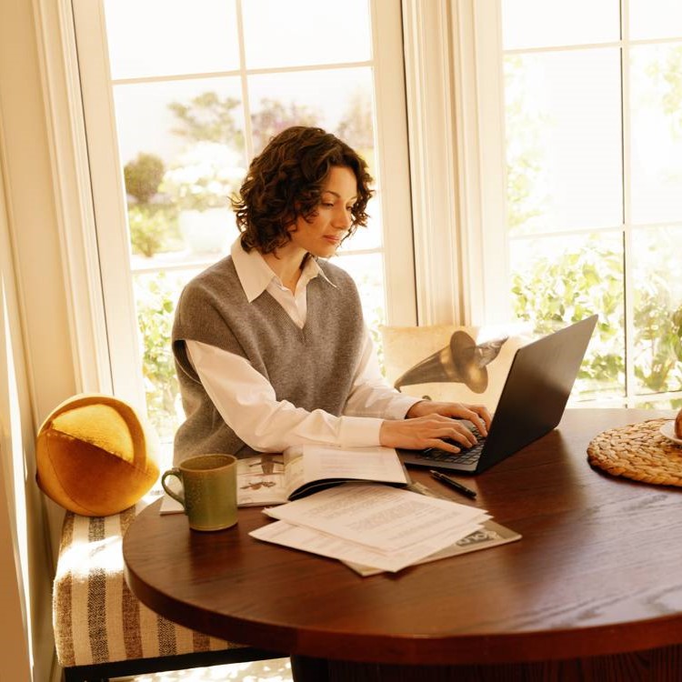 Woman on computer 2 - Copy